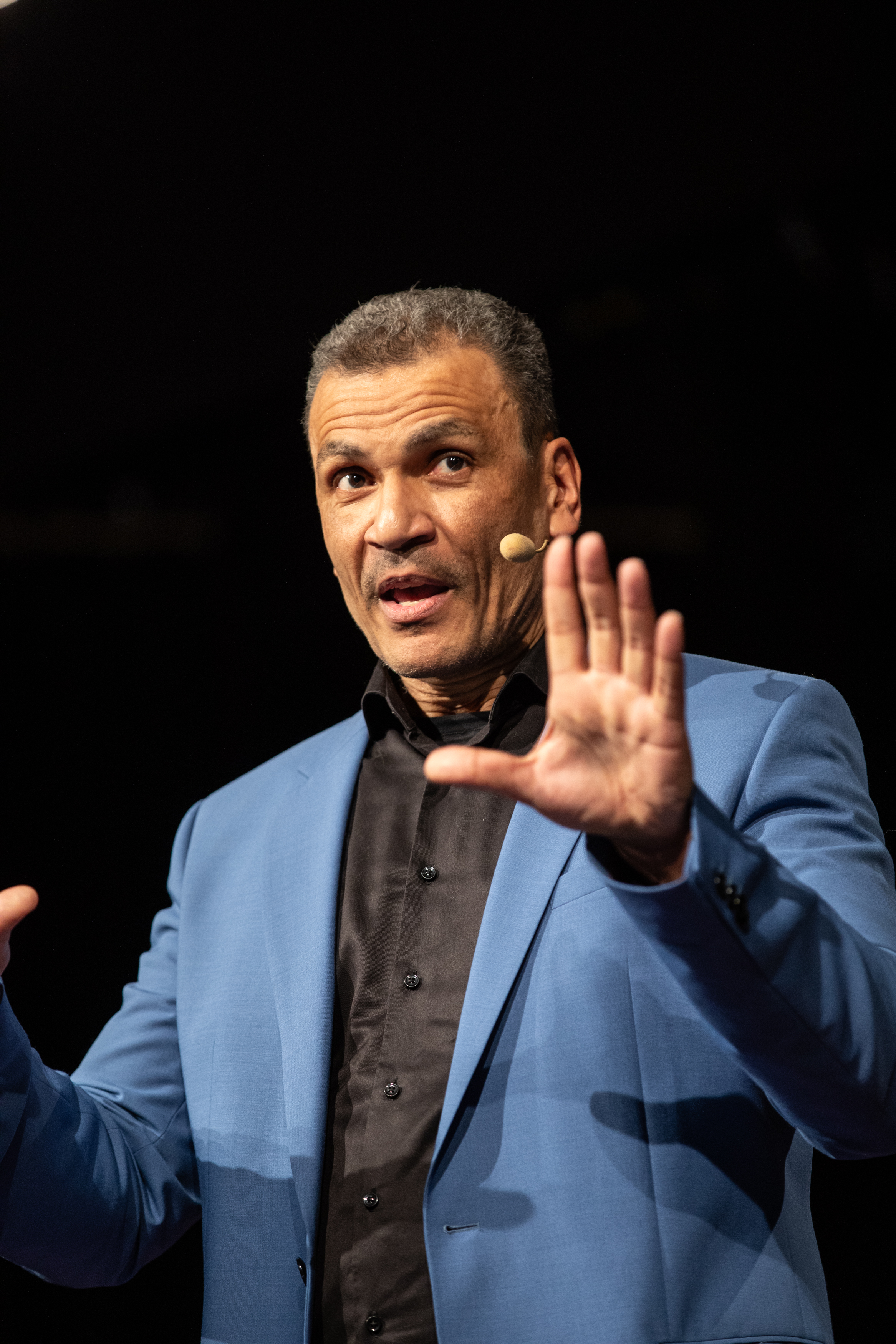 Keynote: Dr. Orell Mielke – Kopflos durch KI? – Wie wir unseren Verstand im Zeitalter künstlicher Intelligenz bewahren